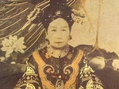 宫廷古法膏滋的百年秘密被他曝光! 宫廷古法膏滋的百年秘密被他曝光!